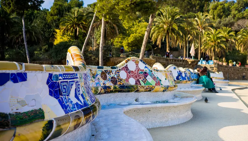 Bancos en el Parque Güell, Barcelona Bancos en el Parque Güell, Barcelona