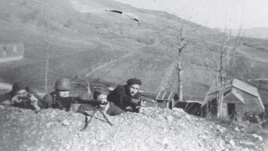 Guerrilleros españoles durante la ‘Operación Reconquista de España’, octubre de 1944. Guerrilleros españoles durante la ‘Operación Reconquista de España’, octubre de 1944.
