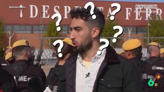 El 'susto' de Isma Juárez en el cuartel de la UME mientras habla con un cabo: "Me he cagado vivo" El reportero charla con varios militares que forman parte de esta unidad de las Fuerzas Armadas para saber cómo se han preparado para el tradicional desfile militar que se celebra debido al Día de la Fiesta Nacional.