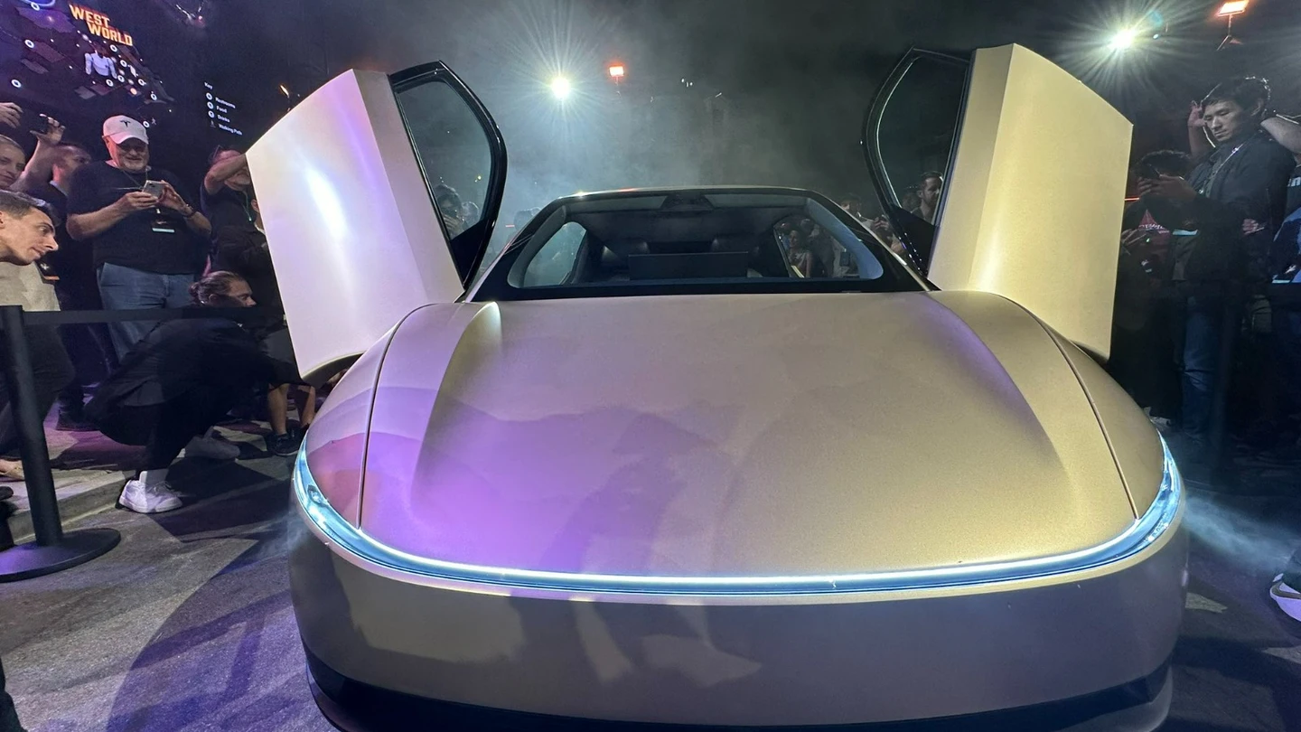 El taxi sin conductor de Tesla, Cybercab. El taxi sin conductor de Tesla, Cybercab.