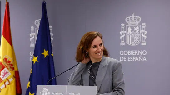 Sanidad propone el uso de mascarillas en centros sanitarios para frenar los virus respiratorios Mónica García, ministra de Sanidad, durante una comparecencia
