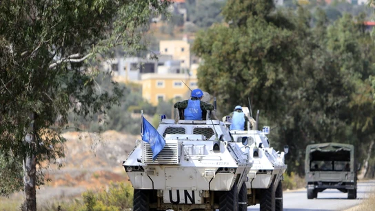 España exige a Israel el cese "inmediato" de los ataques contra los cascos azules en Líbano Tres 'cascos azules' de la FINUL heridos leves en una explosión en el sur de Líbano
