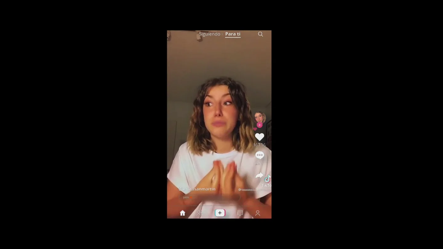 Una joven adicta al móvil: "Mi relación era tóxica y me grabé sacando toda la mierda que tenía" Una joven adicta al móvil: "Mi relación era tóxica y me grabé sacando toda la mierda que tenía"