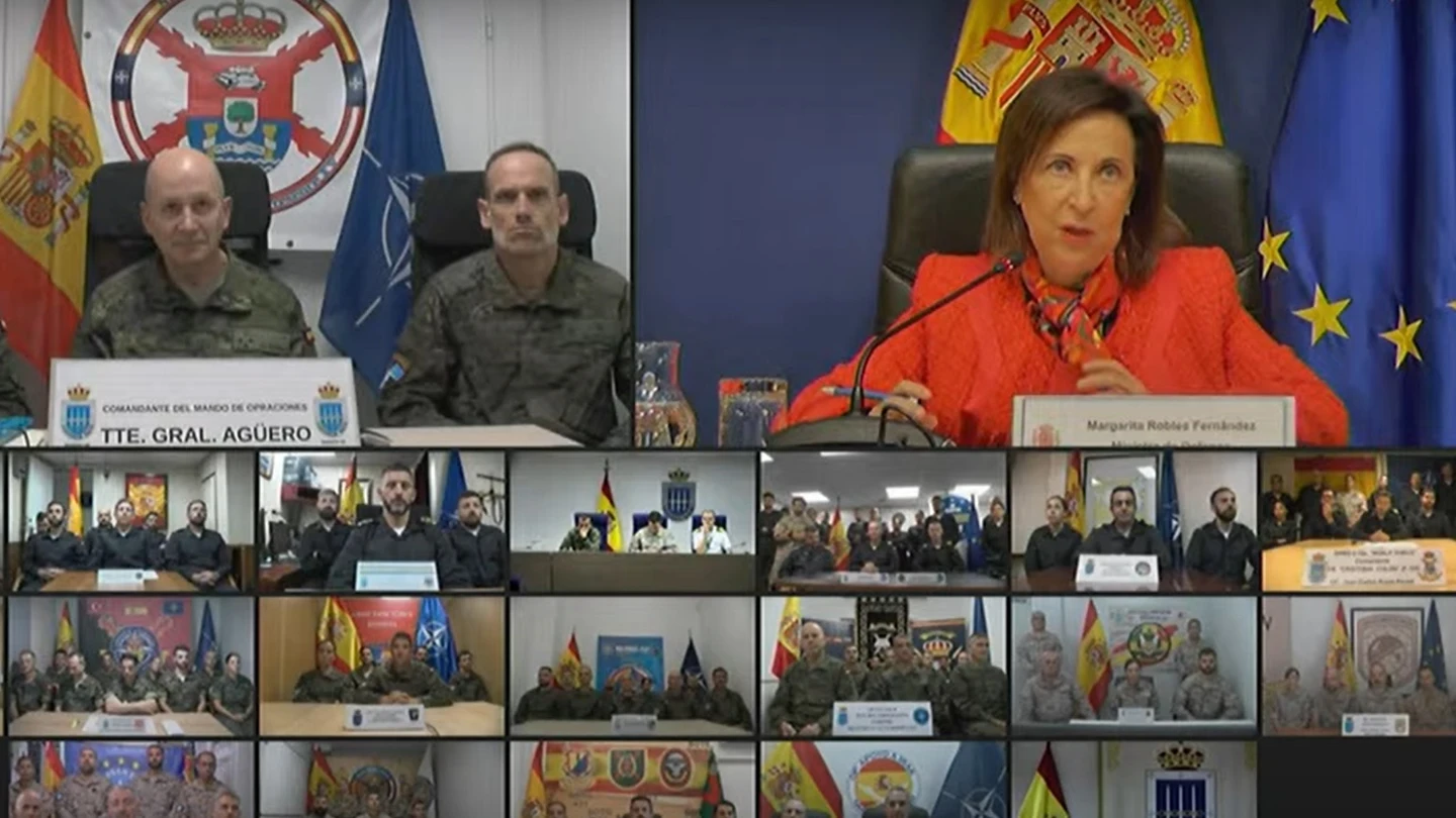 La ministra de Defenda, Margarita Robles, agradece a las tropas españolas su "compromiso por la paz" La ministra de Defenda, Margarita Robles, agradece a las tropas españolas su "compromiso por la paz"