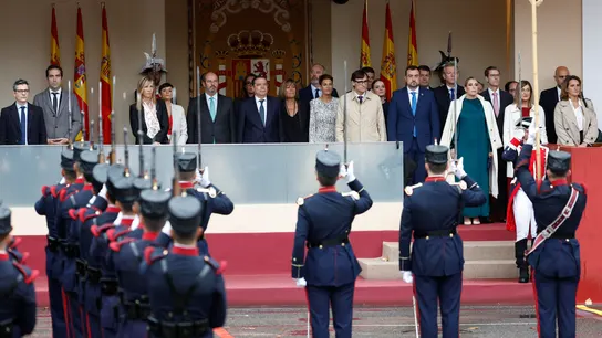 Cancelados por la fuerte lluvia el desfile aéreo y el salto de paracaidismo del Día de la Fiesta Nacional Cancelados por la fuerte lluvia el desfile aéreo y el salto de paracaidismo del Día de la Fiesta Nacional