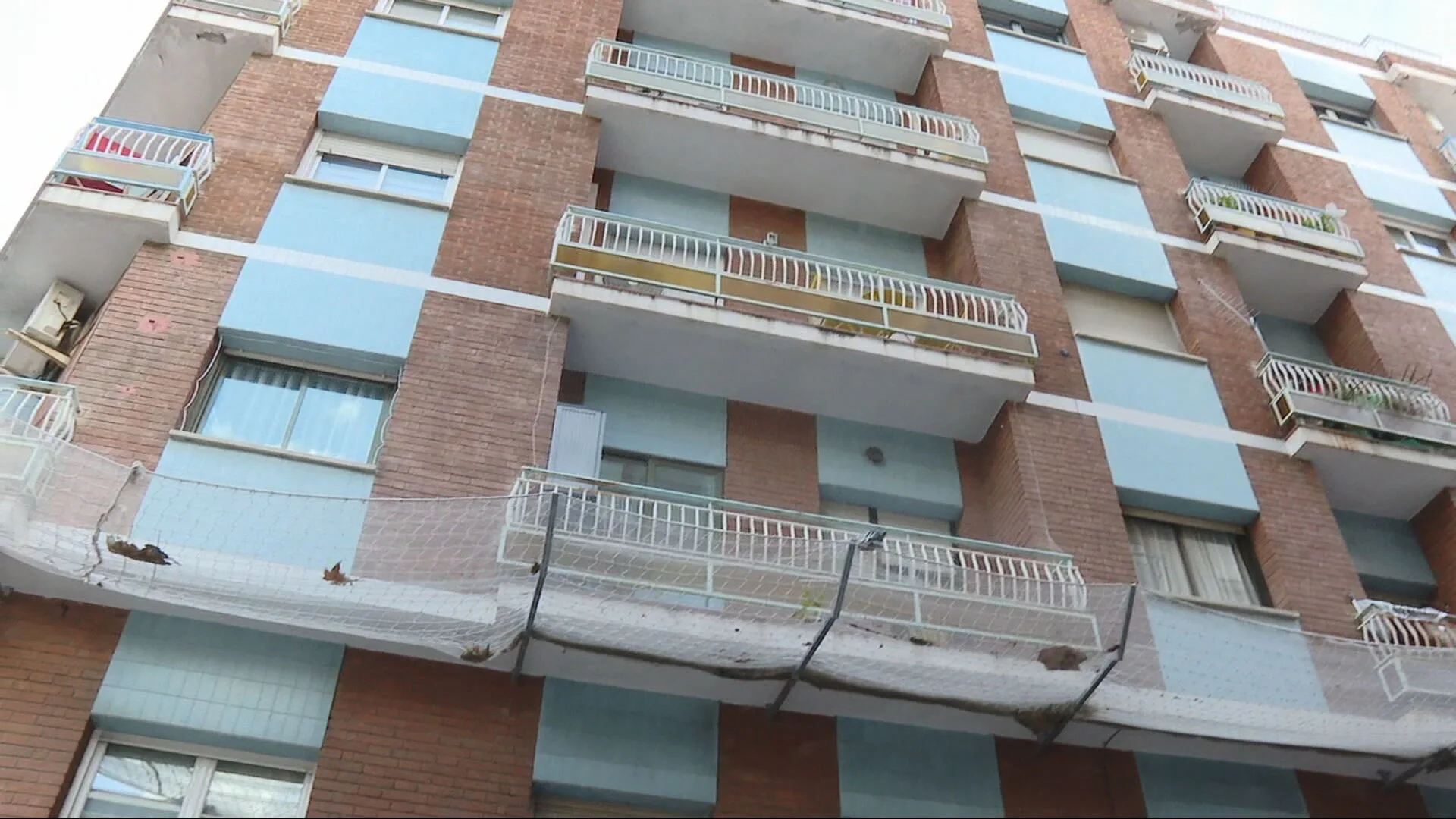 Edificio de Barcelona afectado por la estafa de un administrador de fincas