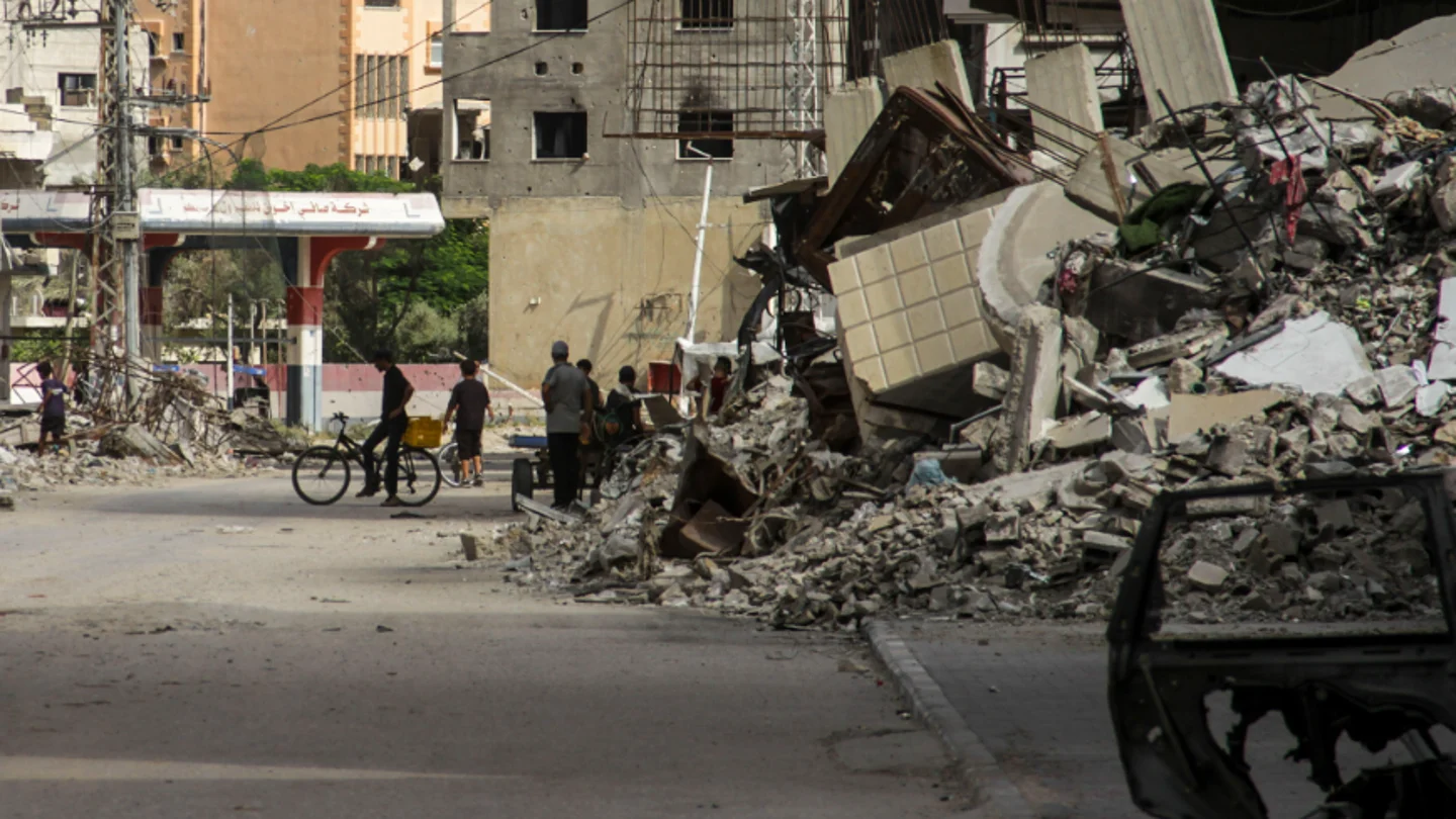 Al menos 16 muertos, nueve de ellos miembros de una misma familia, tras un bombardeo israelí en Gaza Al menos 16 muertos, nueve de ellos miembros de una misma familia, tras un bombardeo israelí en Gaza