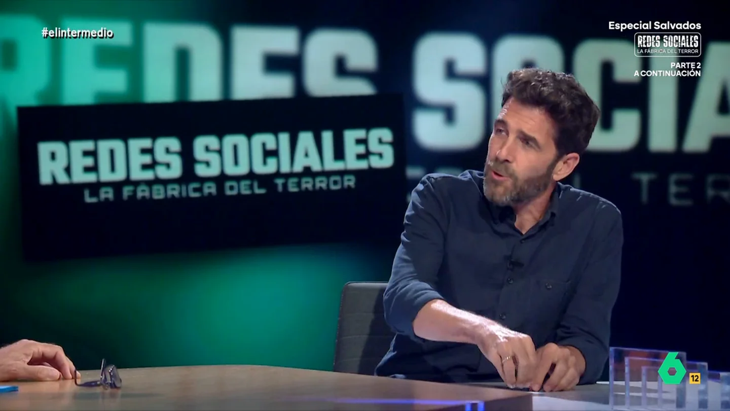 Gonzo desvela qué le ha dicho su hija tras su reportaje sobre redes sociales: "Quiere Instagram, pero ahora le da miedo" El programa se adentra en el lado oscuro de las redes sociales y a todo aquello a lo que se enfrentan los moderadores de las mismas.