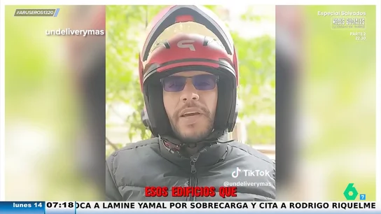Un repartidor abre un debate en redes al explicar por qué no le sube la comida a un cliente: "Tengo otro en la mochila" Un repartidor abre un debate en redes al explicar por qué no le sube la comida a un cliente: "Tengo otro en la mochila"