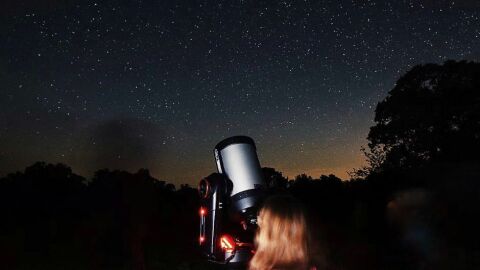 Cielo nocturno en Entreparques