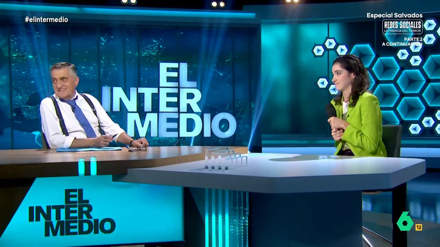 Inés Rodríguez intenta 'engatusar' a Wyoming para que comparta piso con ella: "Si me entretienes por la noche, te hago la cena" Inés Rodríguez intenta 'engatusar' a Wyoming para que comparta piso con ella: "Si me entretienes por la noche, te hago la cena"