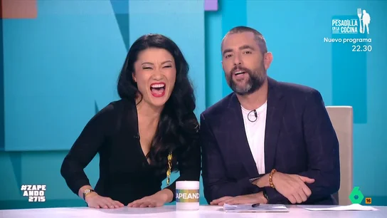 Los consejos de Jiaping para que Malú aprenda a ligar: "Aparezco alrededor suyo, me tomo un gin-tonic, y me caigo sin querer" Los consejos de Jiaping para que Malú aprenda a ligar: "Aparezco alrededor suyo, me tomo un gin-tonic, y me caigo sin querer"