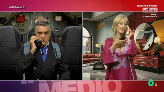 'Bárbara Rey' intenta disuadir al 'rey Juan Carlos' de aterrizar en Cantora: "Paquirri es solo un amigo entrañable" "¿Cómo voy a cambiar a un rey por un torero? Nadie entra a matar como tú", asegura en este vídeo 'Bárbara Rey', imitada por Cristina Gallego, al 'emérito', encarnado por Wyoming, decidido a aterrizar en Cantora para enfrentarse con Paquirri.