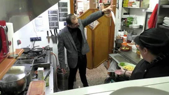 El dueño de 'El italiano' estalla contra su cocinera: "Es el peor plato que ha probado ¡Me cago en todo!" El dueño de 'El italiano' estalla contra su cocinera: "Es el peor plato que ha probado ¡Me cago en todo!"