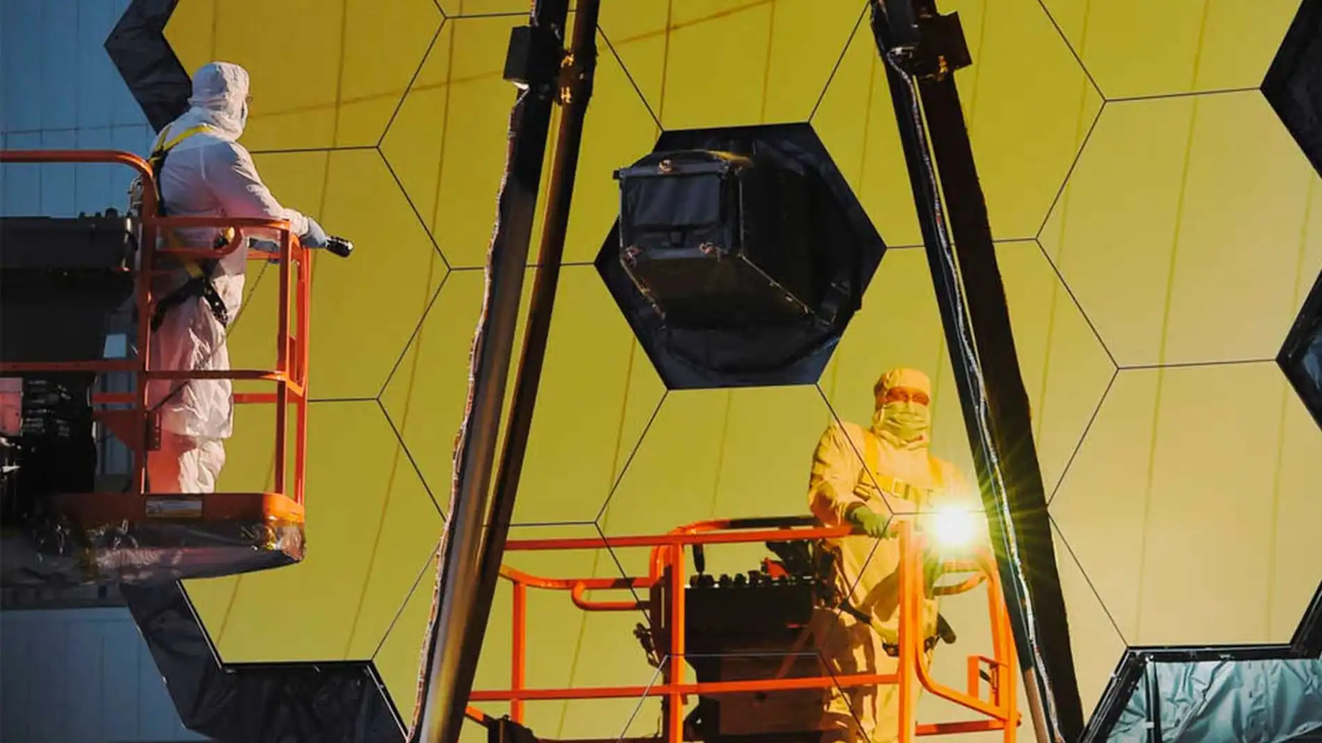 Alexa y la Agencia Espacial Europea acercan las imágenes del telescopio James Webb Alexa y la Agencia Espacial Europea acercan las imágenes del telescopio James Webb