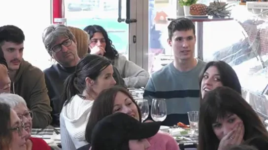 Los comensales alucinan con el show musical del dueño de 'El italiano' con una bailarina: "Ha estado fuera de lugar" Los comensales alucinan con el show musical del dueño de 'El italiano' con una bailarina: "Ha estado fuera de lugar"