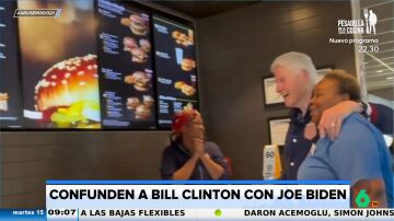 El gracioso momento en el que una trabajadora de McDonald's confunde a Bill Clinton con Joe Biden 