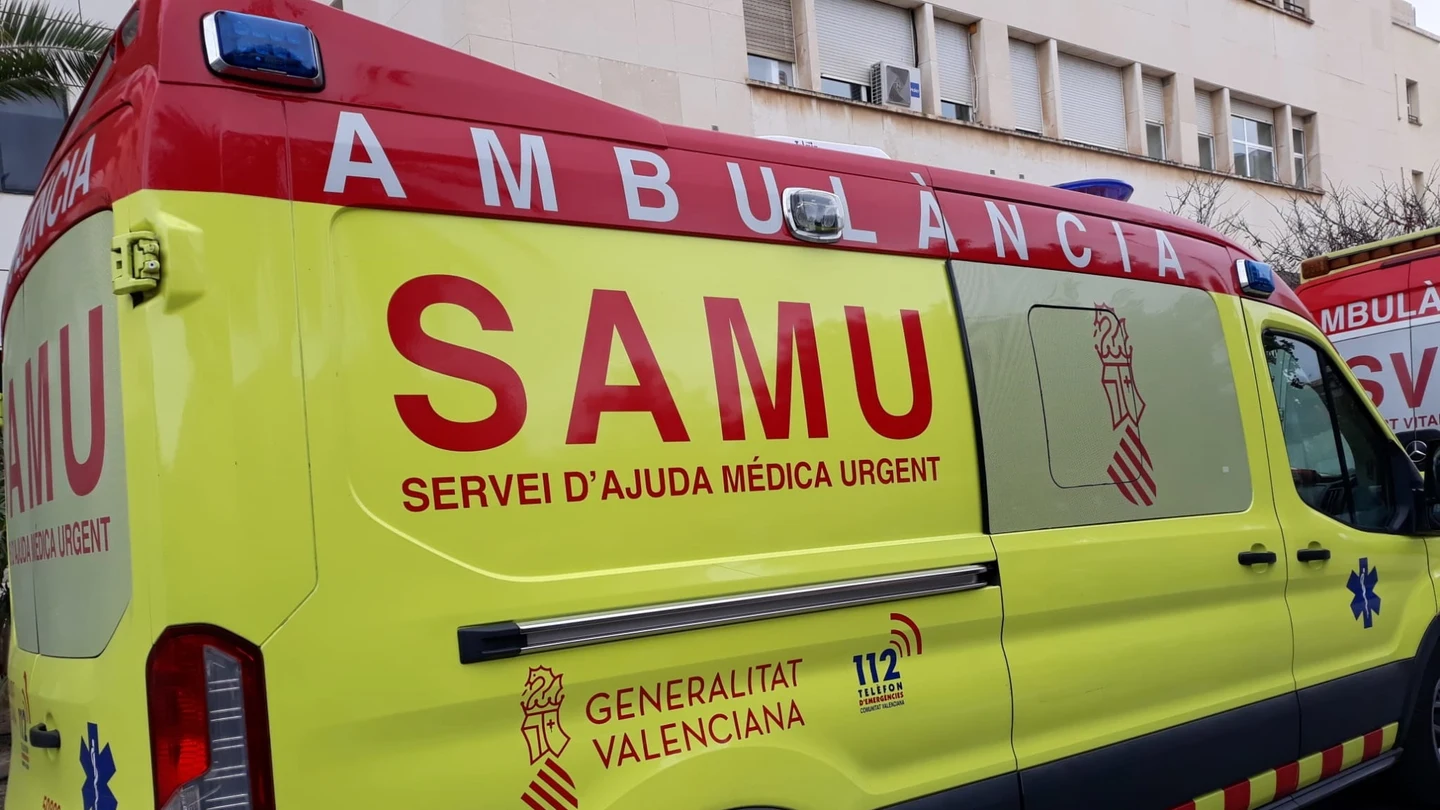 Imagen de archivo de una ambulancia del SAMU en Alicante. Imagen de archivo de una ambulancia del SAMU en Alicante.