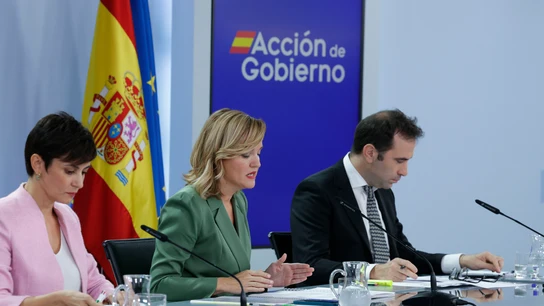Las ministras de Vivienda, Educación y portavoz del Gobierno, y Economía, en rueda de prensa tras la reunión del Consejo de Ministros. Las ministras de Vivienda, Educación y portavoz del Gobierno, y Economía, en rueda de prensa tras la reunión del Consejo de Ministros.