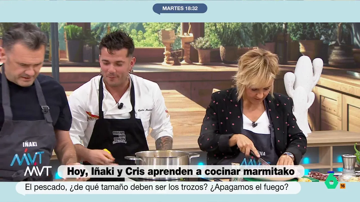 La reacción del chef Carlos Maldonado al ver a Iñaki López 'destrozar' el bonito con el cuchillo El chef con estrella Michelin enseña a Cristina Pardo e Iñaki López a preparar un marmitako. En este vídeo, el cocinero reacciona al ver cómo cortan los presentadores el ingrediente estrella del plato: el bonito.