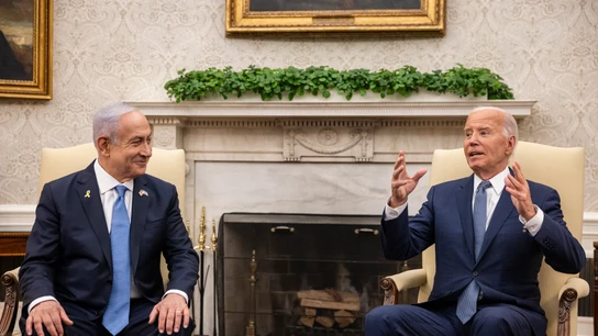 El primer ministro de Israel, Benjamin Netanyahu (i), habla con el presidente de EE.UU., Joe Biden (d), este 25 de julio de 2024, en la Casa Blanca, en Washington. El primer ministro de Israel, Benjamin Netanyahu (i), habla con el presidente de EE.UU., Joe Biden (d), este 25 de julio de 2024, en la Casa Blanca, en Washington.