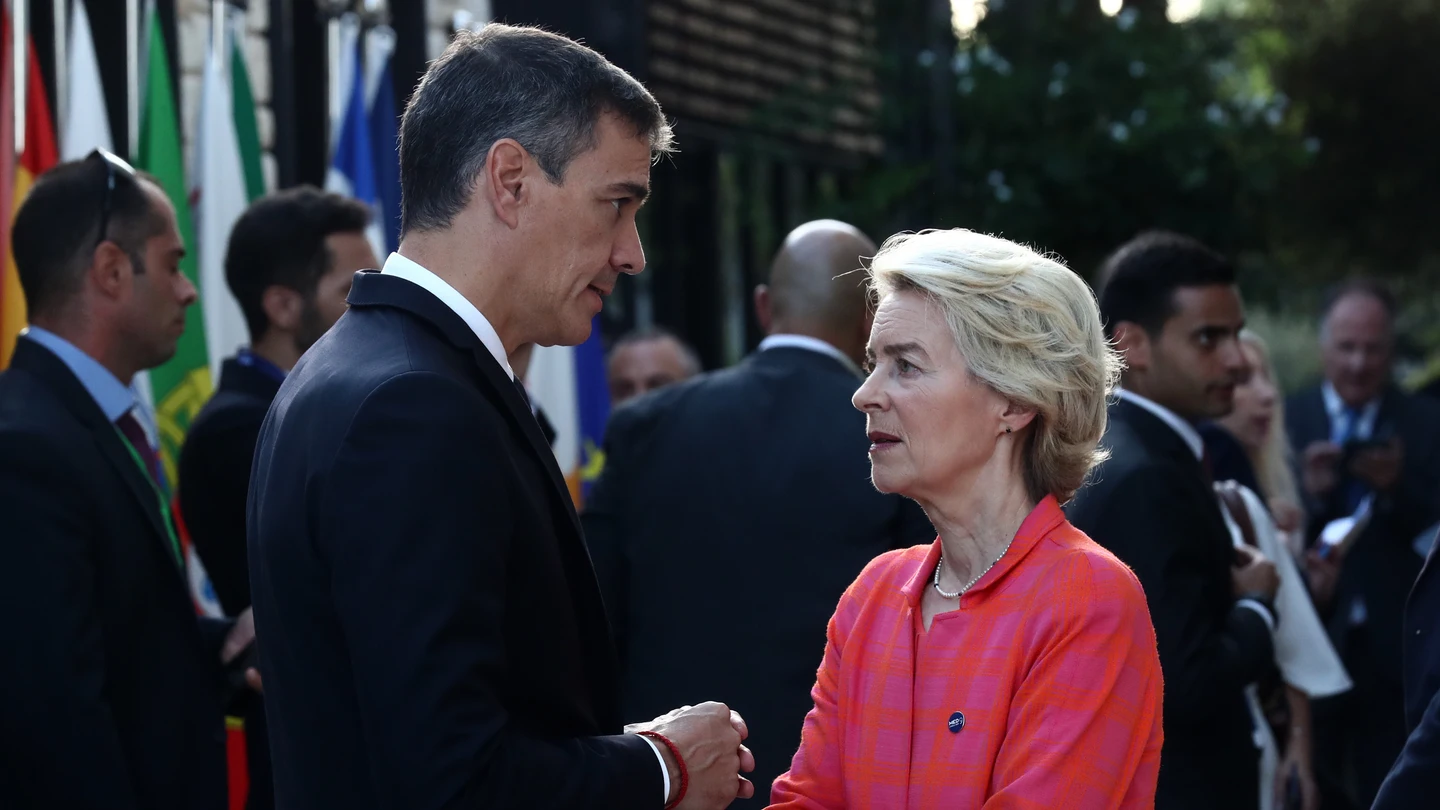 Imagen de archivo del presidente del Gobierno, Pedro Sánchez, y la presidenta de la Comisión Europea, Ursula Von der Leyen Imagen de archivo del presidente del Gobierno, Pedro Sánchez, y la presidenta de la Comisión Europea, Ursula Von der Leyen