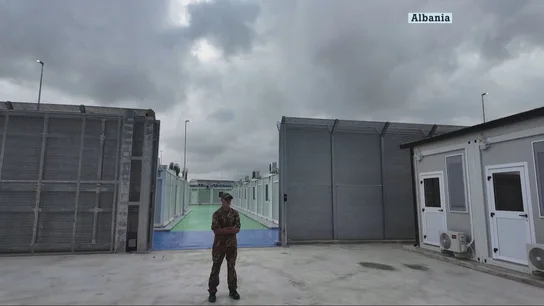 Centro para el internamiento de migrantes levantado en Albania por Italia Centro para el internamiento de migrantes levantado en Albania por Italia