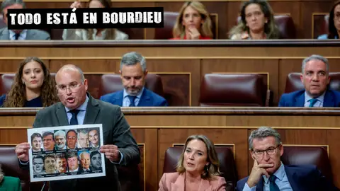 El portavoz del PP en el Congreso, Miguel Tellado, enseña una imagen con víctimas de ETA durante la sesión de control del 9 de octubre. El portavoz del PP en el Congreso, Miguel Tellado, enseña una imagen con víctimas de ETA durante la sesión de control del 9 de octubre.