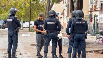 Una decena de detenidos en Las Tres Mil Viviendas de Sevilla tras el tiroteo del sábado