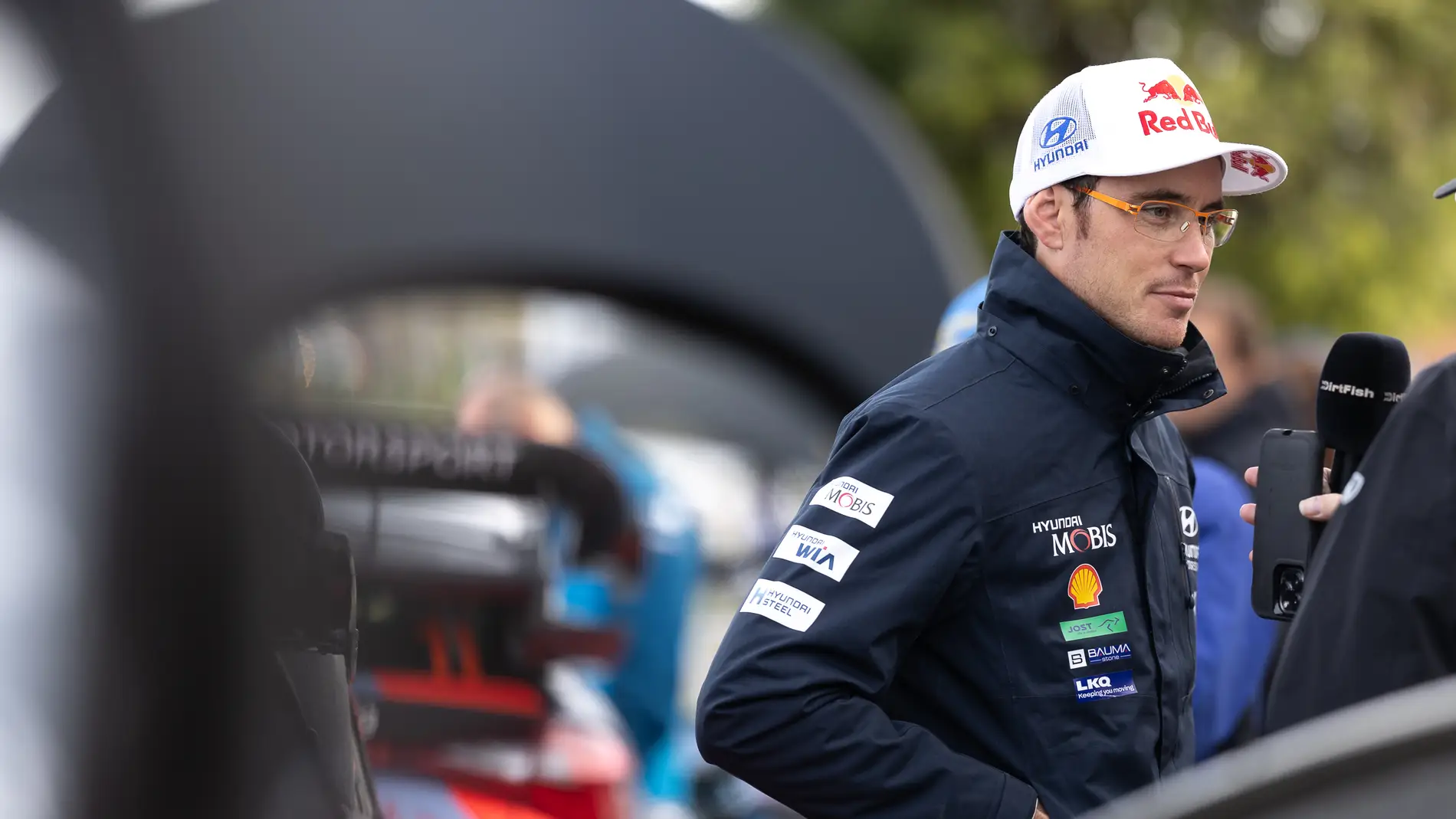 Thierry Neuville comienza el fin de semana de sus sueños en segunda posición Thierry Neuville comienza el fin de semana de sus sueños en segunda posición