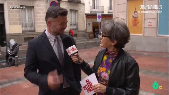 Gabriel Rufián desvela cuál es su sitio preferido para dormir: "Cerca del baño, soy bastante meón" ¿Duermen bien los diputados? ¿Tienen preferencias a la hora de en qué lado de la cama dormir? Thais Villas somete a sus señorías a un cuestionario sobre su higiene del sueño.