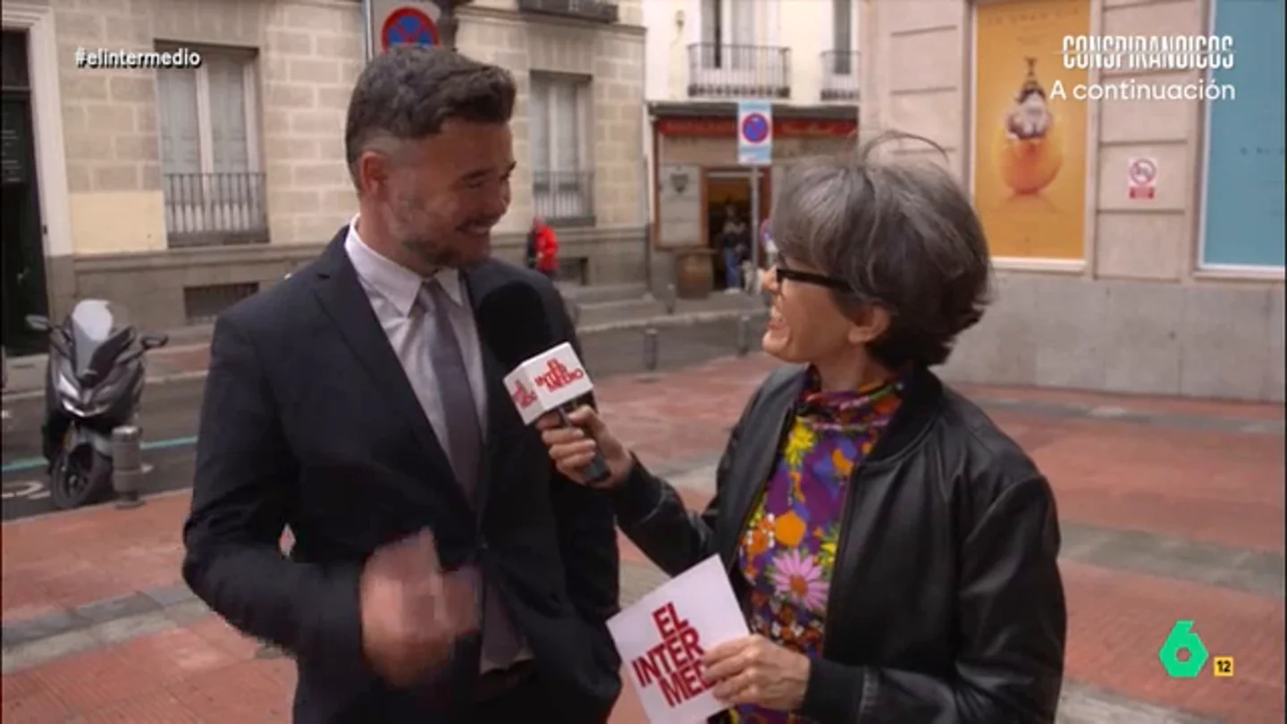 Gabriel Rufián desvela cuál es su sitio preferido para dormir: "Cerca del baño, soy bastante meón" ¿Duermen bien los diputados? ¿Tienen preferencias a la hora de en qué lado de la cama dormir? Thais Villas somete a sus señorías a un cuestionario sobre su higiene del sueño.