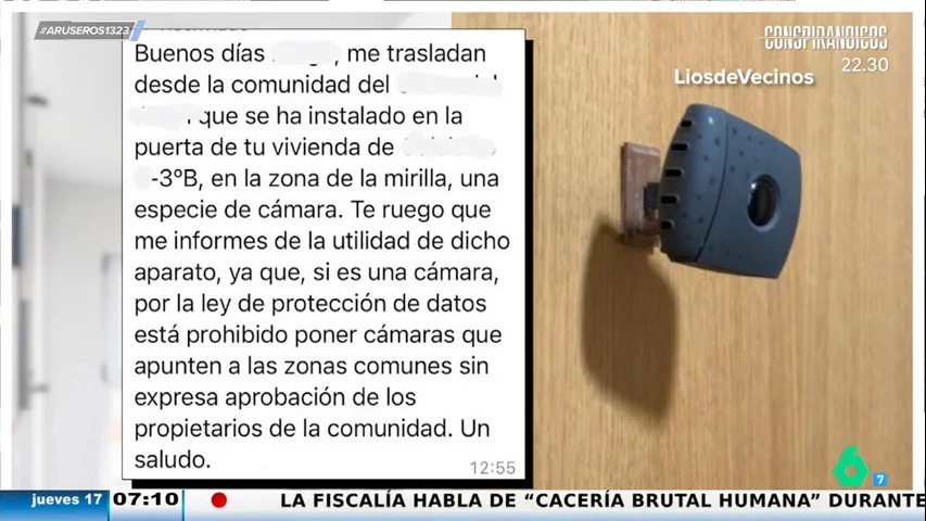 Una persona acusa a su vecino de ponerle una cámara en la puerta de su casa y resulta que es un ambientador