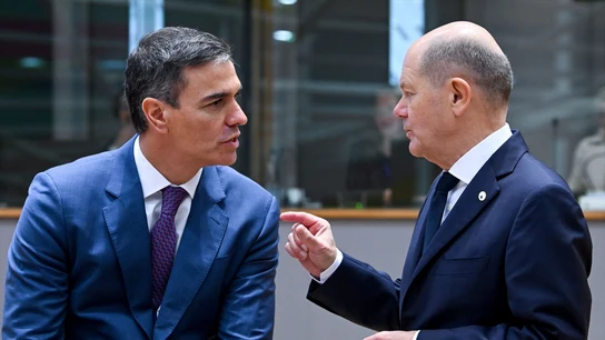 Pedro Sánchez habla con el canciller alemán Olaf Scholtz tras el Consejo Europeo Pedro Sánchez habla con el canciller alemán Olaf Scholtz tras el Consejo Europeo