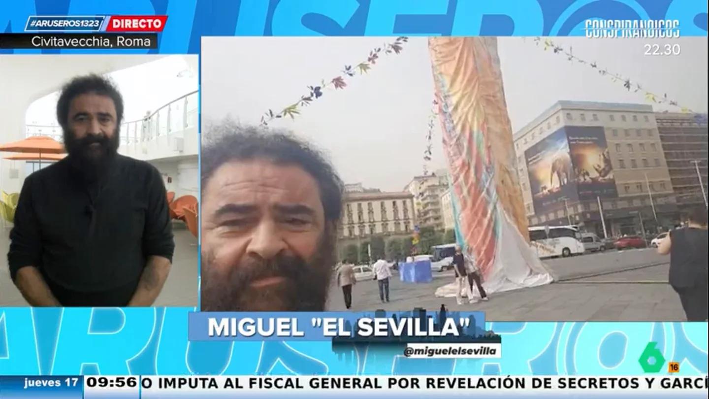 EL El Sevilla reacciona a la polémica estatua con forma fálica ubicada en el centro de Nápoles El Sevilla reacciona a la polémica estatua con forma fálica ubicada en el centro de Nápoles