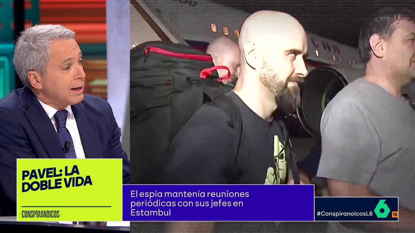 Vicente Vallés, sobre por qué Putin pidió el rescate del espía Pablo González "No hay mucha gente que baje de un avión y tenga a pie de pista a Vladimir Putin esperándole", comenta Vicente Vallés en este vídeo sobre Pablo González, el periodista que trabajó para laSexta y terminó siendo un espía ruso.