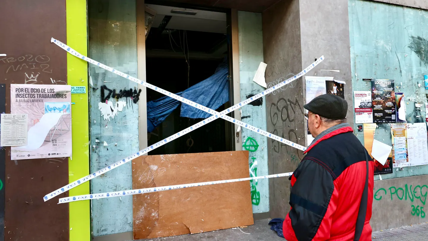 Incendio en una antigua entidad bancaria en Logroño. Incendio en una antigua entidad bancaria en Logroño.