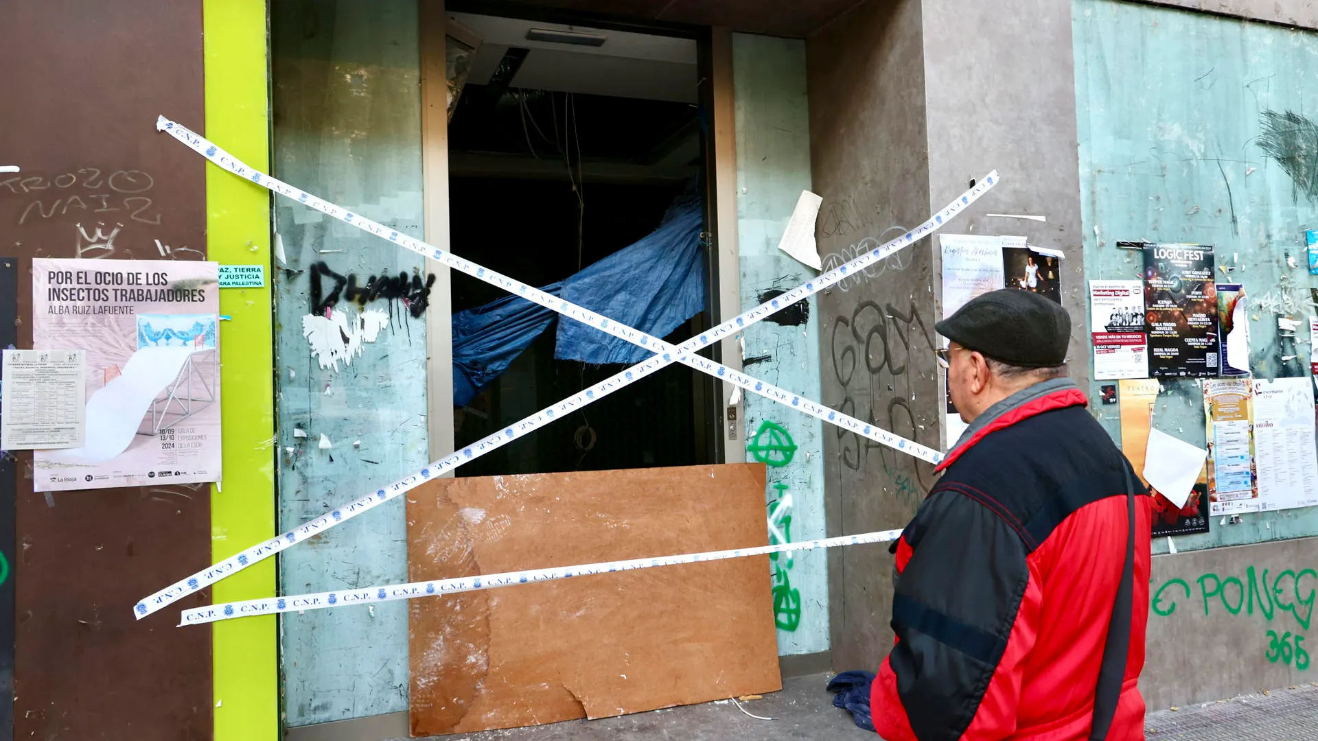 Incendio en una antigua entidad bancaria en Logroño.