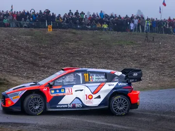 Thierry Neuville falla y el Mundial de Rallies se puede ir a Japón Thierry Neuville falla y el Mundial de Rallies se puede ir a Japón
