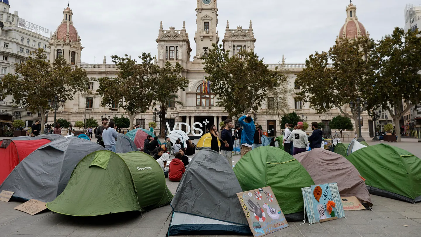 Acampada en protesta por la situación de la vivienda en Valencia Acampada en protesta por la situación de la vivienda en Valencia