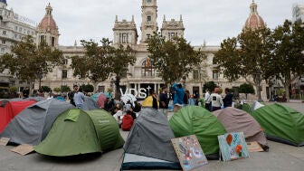 Acampada en protesta por la situaci&oacute;n de la vivienda en Valencia