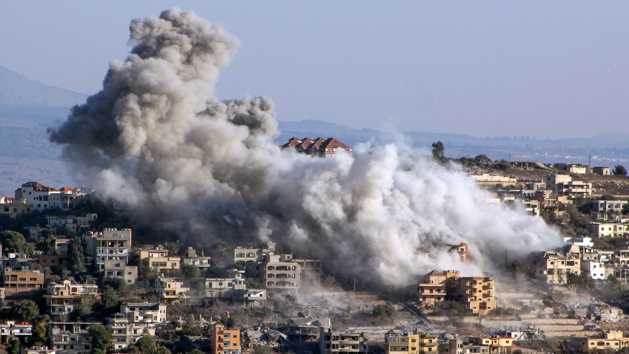humo-eleva-ataques-aereos-israelies-ciudad-khiam-sur-libano_69