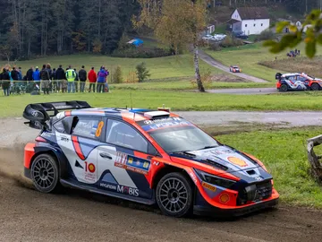 Ott Tänak gana en Centroeuropa y sólo un piloto Hyundai será campeón Ott Tänak gana en Centroeuropa y sólo un piloto Hyundai será campeón