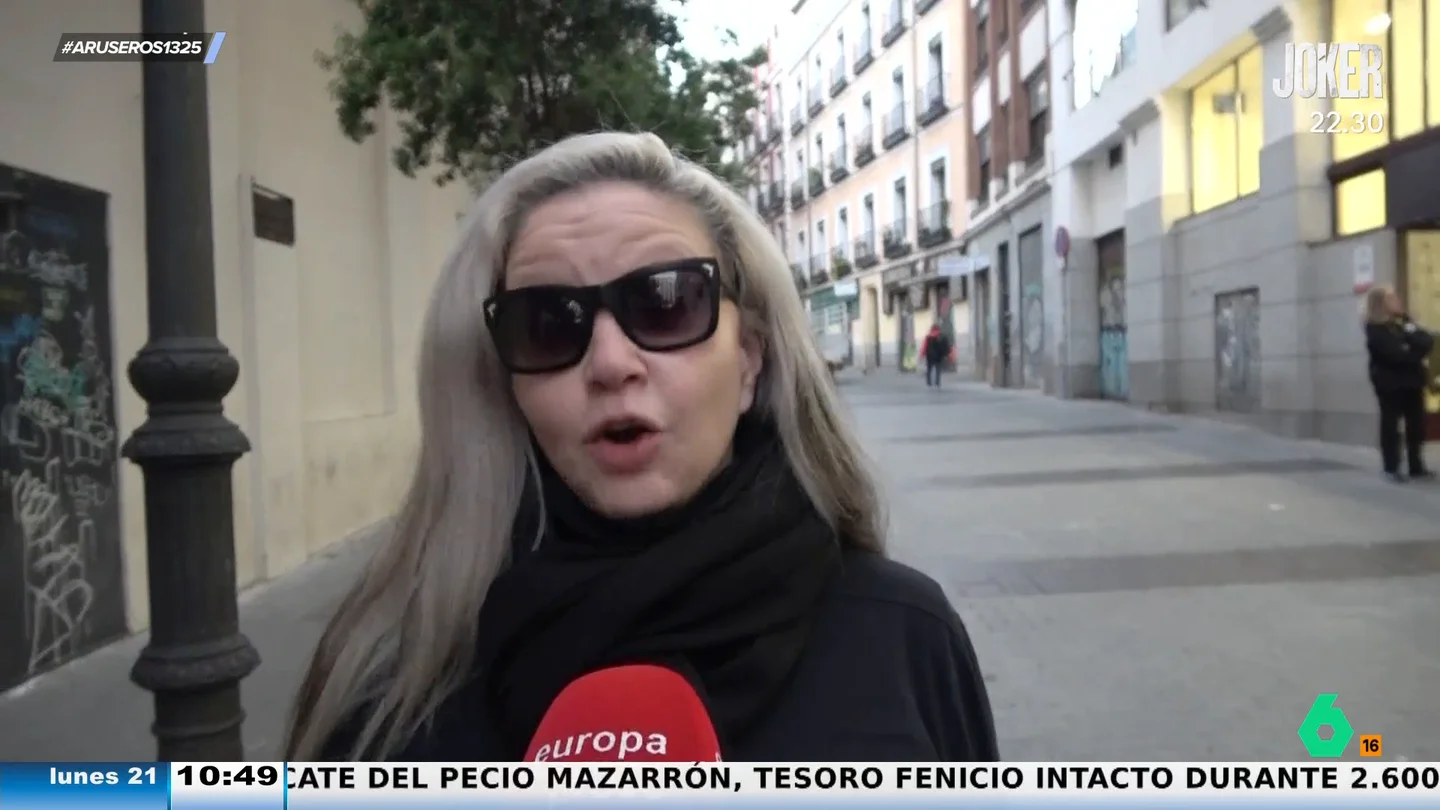 Primeras palabras de Alaska, tras la caída de Mario Vaquerizo del escenario: "Tiene que llevar collarín" Primeras palabras de Alaska, tras la caída de Mario Vaquerizo del escenario: "Tiene que llevar collarín"