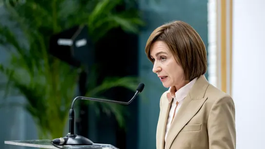 El 'sí' a entrar en la Unión Europea se impone en Moldavia con empate casi técnico tras una polémica votación La presidenta moldava, Maia Sandu, durante una conferencia de prensa en Chisinau