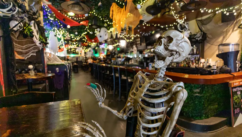 Craftsman Row Saloon en Halloween Craftsman Row Saloon en Halloween
