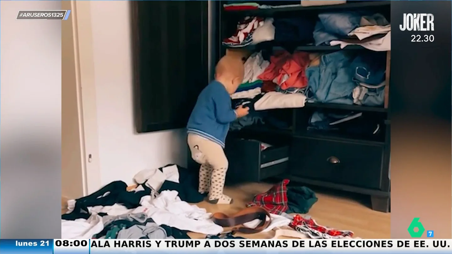 Un niño decide 'ayudar' a sus padres con el cambio de armario: "Todo lo que no le sirve va al suelo" Un niño decide 'ayudar' a sus padres con el cambio de armario: "Todo lo que no le sirve va al suelo"