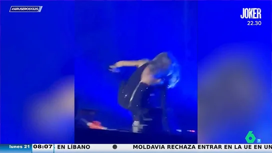 Mario Vaquerizo, fuera de peligro tras la aparatosa caída su último concierto: "Nos llevamos un buen susto" Mario Vaquerizo, fuera de peligro tras la aparatosa caída su último concierto: "Nos llevamos un buen susto"