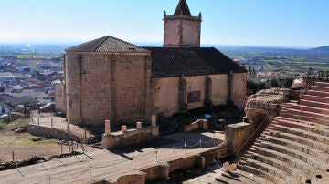 Iglesia y teatro romano de Medellín, en Badajoz