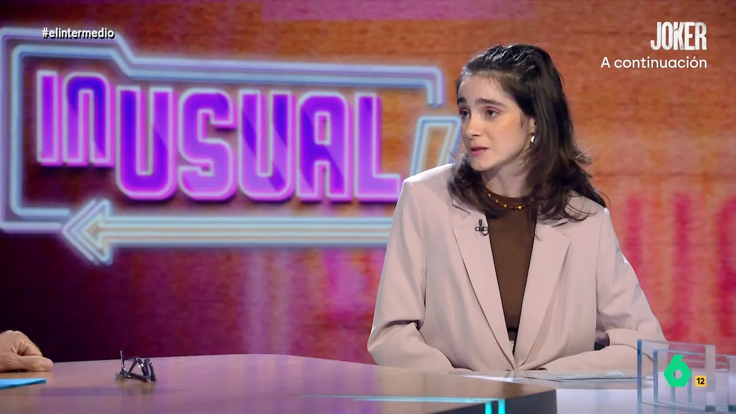 Inés Rodriguez explica cómo reaccionan los pacientes de su consulta de logopedia Inés Rodríguez analiza el acceso de los jóvenes con discapacidad al mercado laboral y, en este vídeo de El Intermedio, explica su propia experiencia en su trabajo como logopeda y cuando hace entrevistas de trabajo.